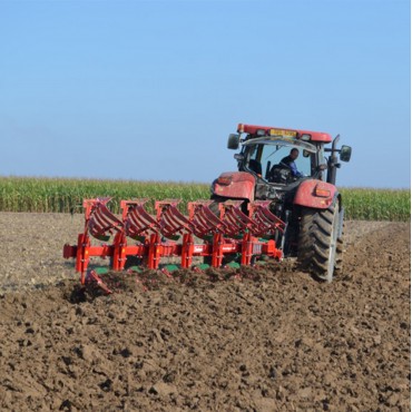 Αναστρεφόμενο άροτρο Sukov ArcoAgro 140 για τρακτέρ 120-140 Hp